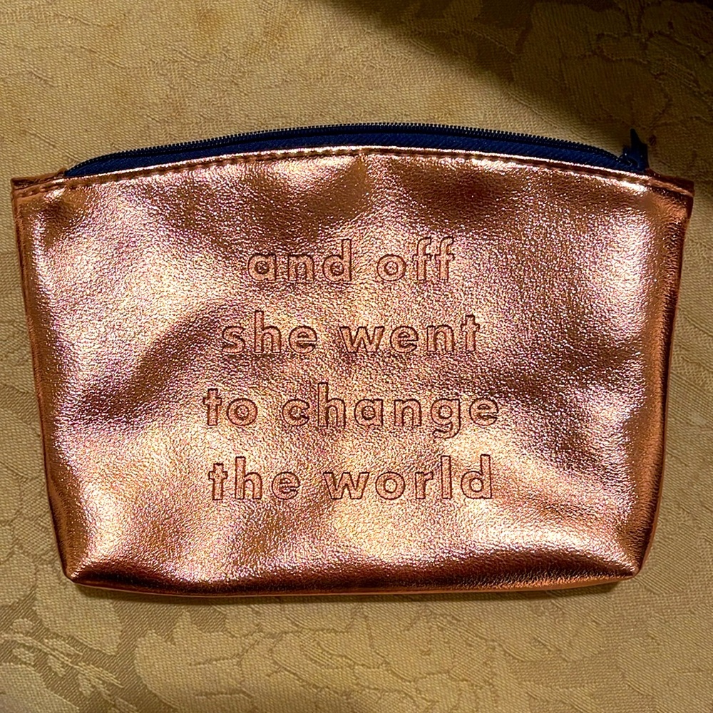 LIKE NEW Rose Gold metallic Ipsy bag FOR COLLEGE OR HIGH SCHOOL GRADUATE